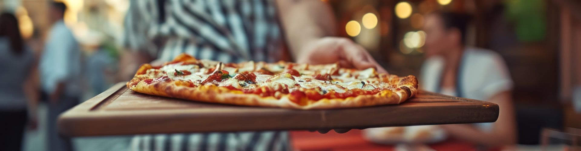 Banchi pizza refrigerati e vetrine porta ingredienti